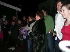 koude kant - publiek bij betrapt scene.webp